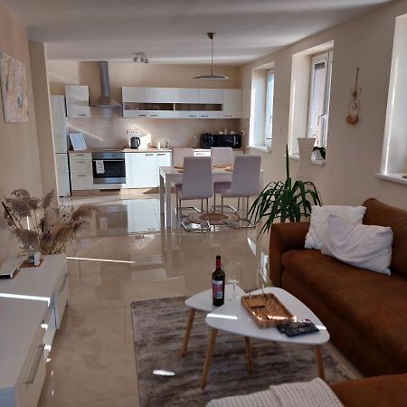 Frastak Apartment هلوهوفيتس المظهر الخارجي الصورة