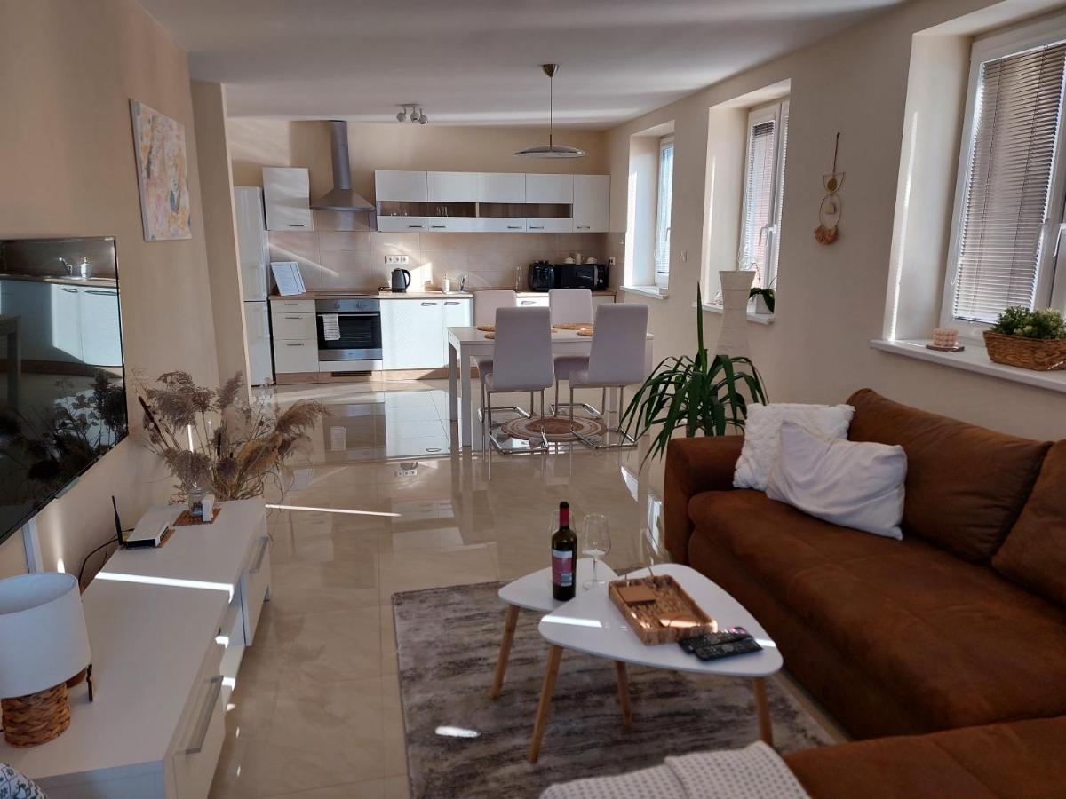 Frastak Apartment هلوهوفيتس المظهر الخارجي الصورة