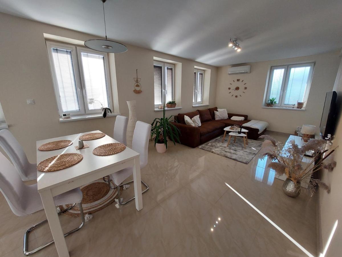 Frastak Apartment هلوهوفيتس المظهر الخارجي الصورة